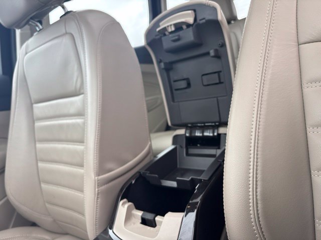 Used 2017 Ford C-MAX Titanium w/ Equipment Group 301A FWD image 27