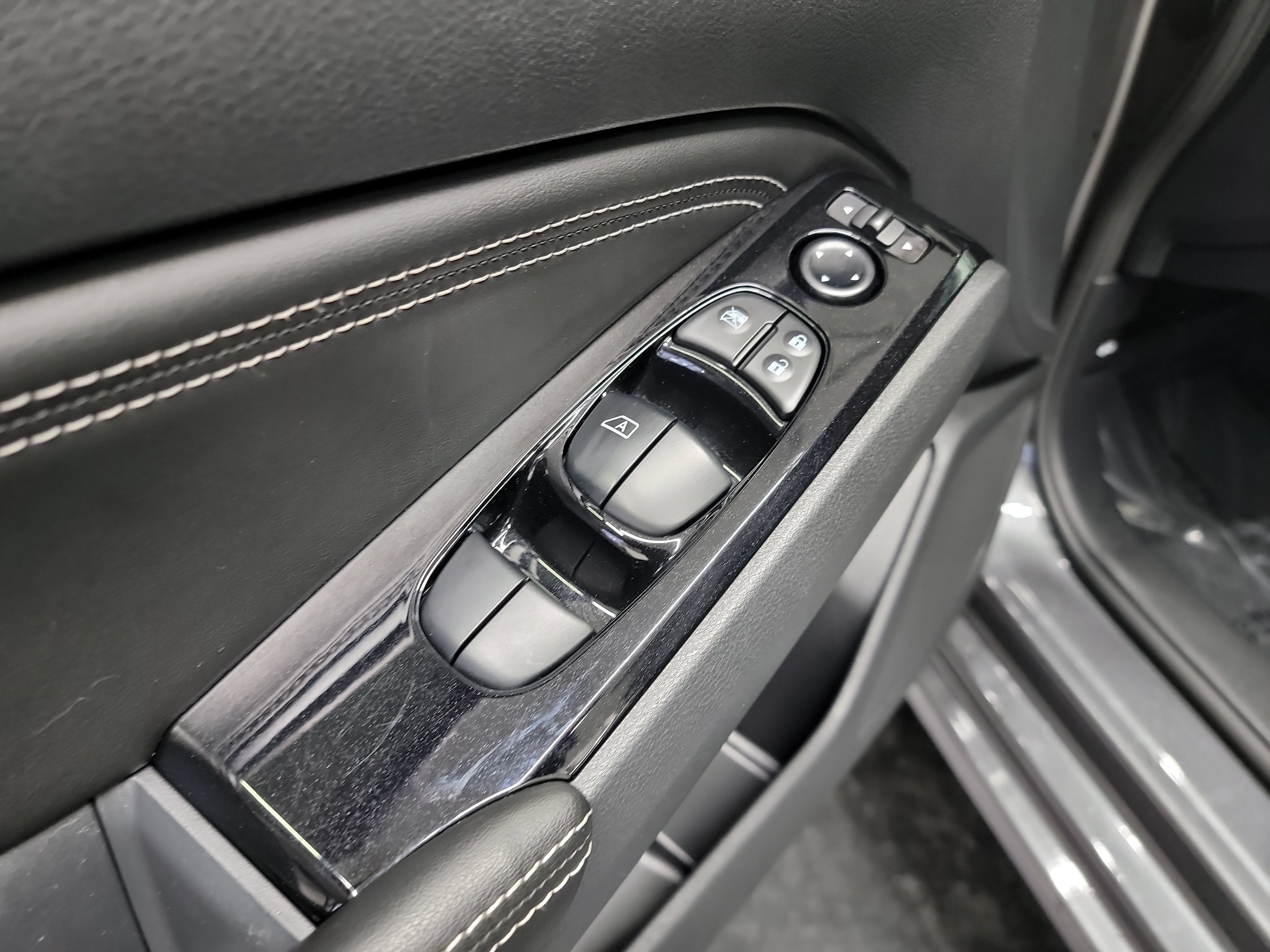 Used 2023 Nissan Altima 2.5 SV w/ SV Premium Package FWD image 11
