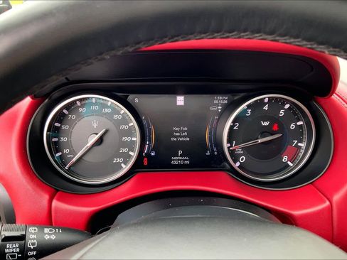 Used 2021 Maserati Levante Trofeo AWD/4WD image 25