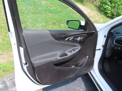 Used 2024 Chevrolet Malibu LT FWD image 22