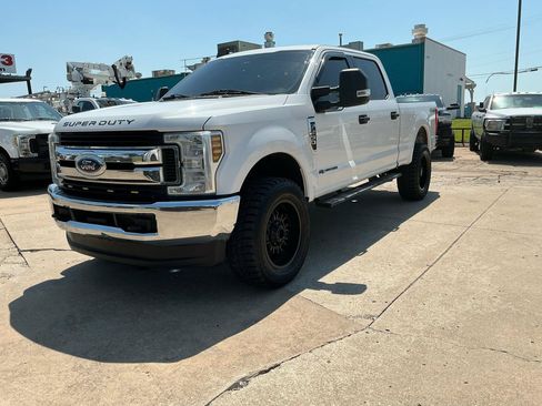 Used 2019 Ford F250 XLT w/ Snow Plow Prep Package AWD/4WD image 2