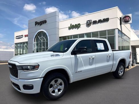 Used 2025 RAM 1500 Big Horn AWD/4WD image 4