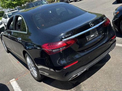Used 2022 Mercedes-Benz E 350 4MATIC Sedan image 4