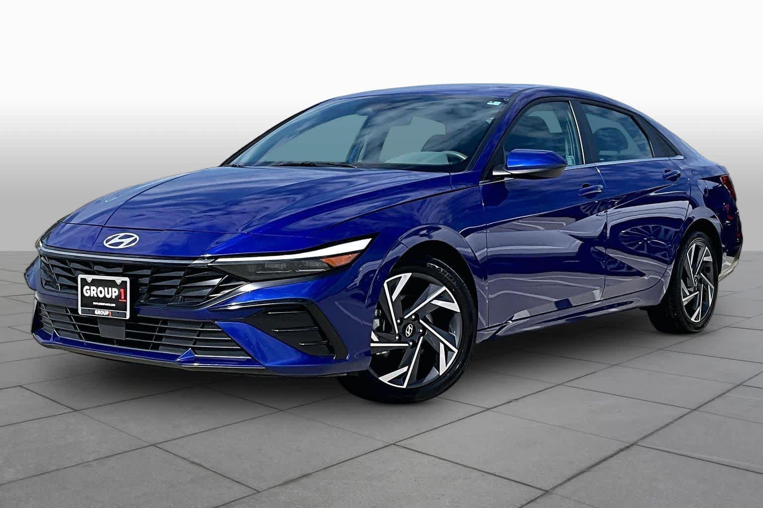 Used 2025 Hyundai Elantra SEL FWD image 1