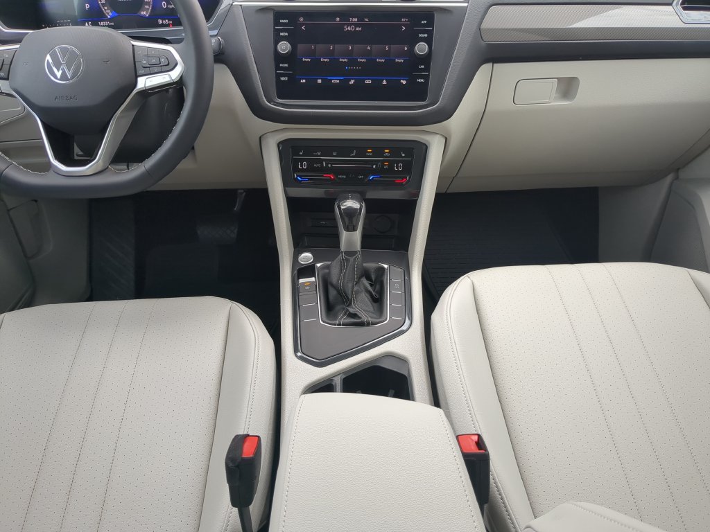 Certified 2023 Volkswagen Tiguan SE FWD image 15