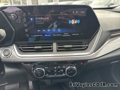 Used 2024 Chevrolet Trax ACTIV w/ Sunroof Package image 33