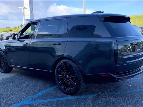 Used 2023 Land Rover Range Rover Long Wheelbase Autobiography AWD/4WD image 2