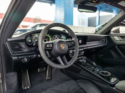 Certified 2024 Porsche 911 Carrera 4 GTS AWD/4WD image 4