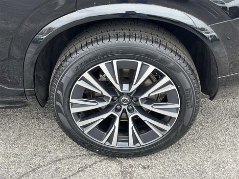 Used 2022 Volvo XC90 T6 Momentum w/ Climate Package image 11