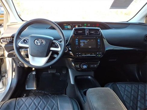 Used 2018 Toyota Prius One image 6