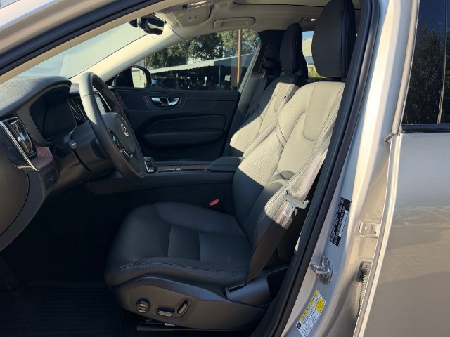Used 2024 Volvo XC60 B5 Plus w/ Protection Package AWD/4WD image 8