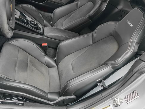 Used 2022 Porsche 911 GT3 image 24