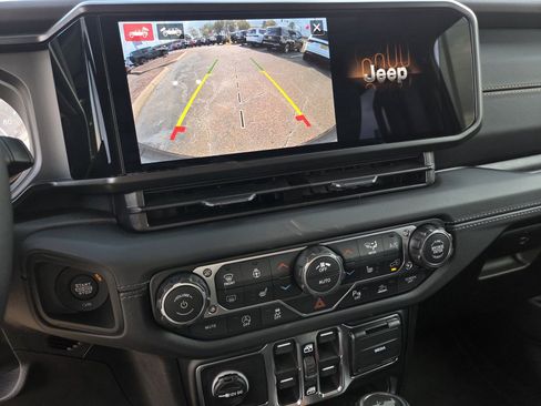 New 2026 Jeep Wrangler Unlimited Sahara AWD/4WD image 12
