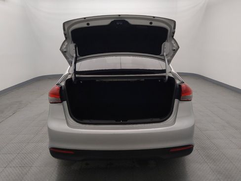 Used 2017 Kia Forte LX image 29