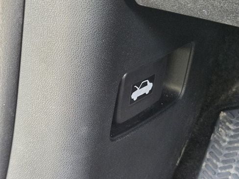 Used 2025 Honda HR-V LX image 37