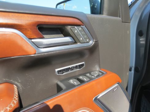 Used 2023 GMC Sierra 1500 Denali Ultimate AWD/4WD image 25
