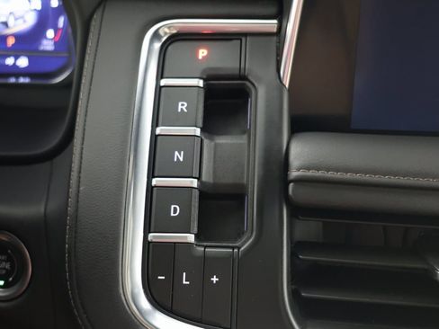 Used 2024 Chevrolet Tahoe High Country w/ Premium Package 2 image 6