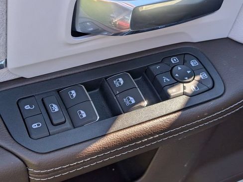 New 2026 RAM 3500 Laramie AWD/4WD image 10