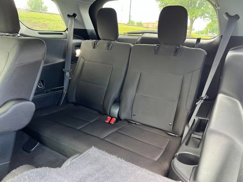 Used 2022 Ford Explorer XLT AWD/4WD image 10