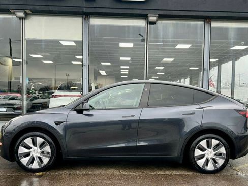 Used 2024 Tesla Model Y Long Range image 2