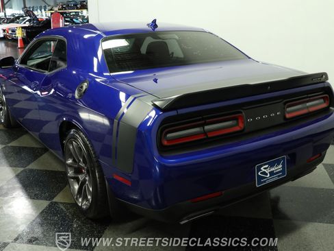 Used 2022 Dodge Challenger R/T Scat Pack w/ Driver Convenience Group RWD image 8