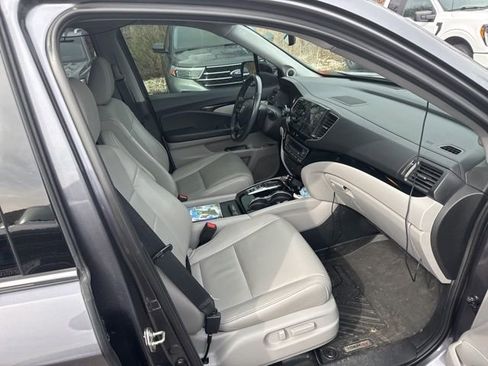 Used 2020 Honda Pilot Touring image 10