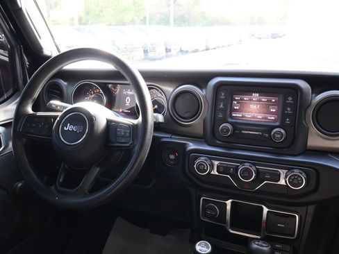 Used 2021 Jeep Wrangler Unlimited Sport AWD/4WD image 25