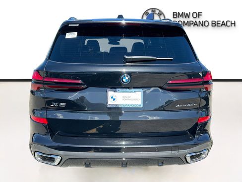 Used 2026 BMW X5 xDrive50e w/ M Sport Package image 5