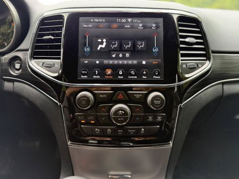 Used 2019 Jeep Grand Cherokee Limited w/ Luxury Group II AWD/4WD image 23