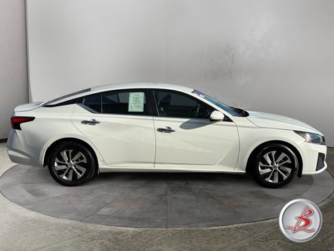 Used 2023 Nissan Altima 2.5 S image 8
