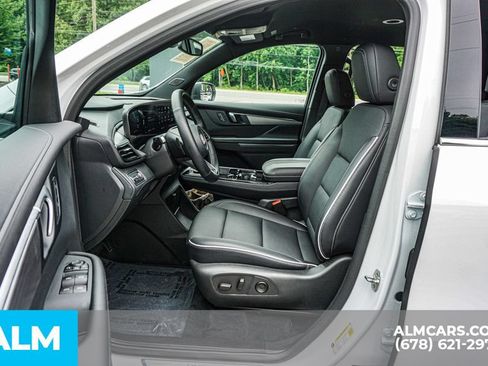 Used 2025 Buick Enclave Preferred FWD image 18