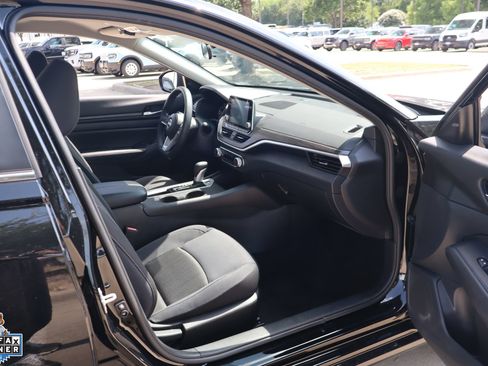 Used 2025 Nissan Altima 2.5 SV FWD image 28