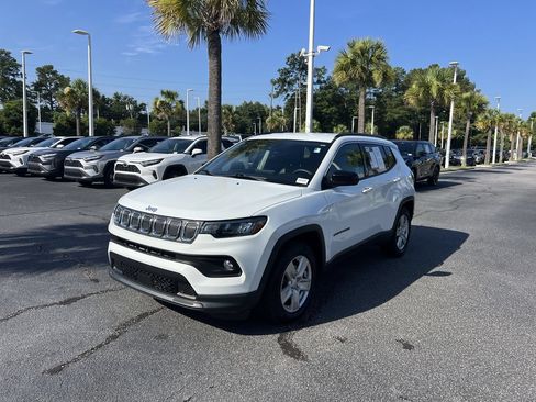 Used 2022 Jeep Compass Latitude FWD image 5