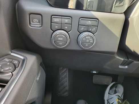 Used 2026 Chevrolet Silverado 1500 LT Trail Boss w/ Convenience Package II image 22