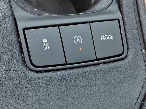 Used 2021 Cadillac XT4 Premium Luxury w/ Enhanced Visibility Package AWD/4WD image 22