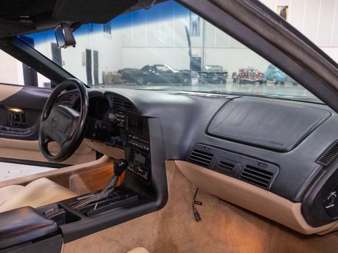 Used 1994 Chevrolet Corvette Coupe RWD image 29