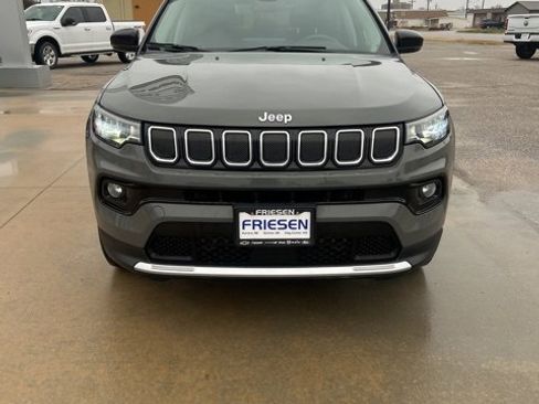 Used 2022 Jeep Compass Limited image 3