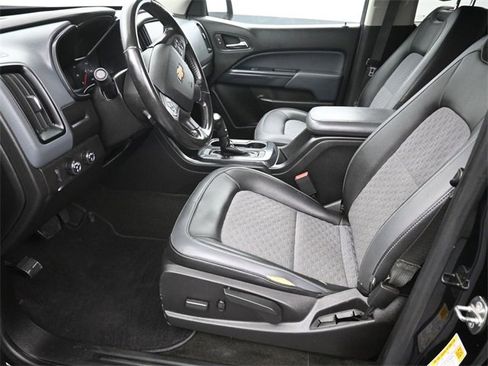 Used 2017 Chevrolet Colorado Z71 image 9