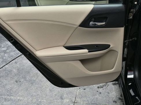 Used 2017 Honda Accord EX-L image 14