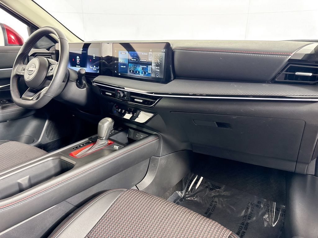 Used 2025 Nissan Kicks SR w/ Illumination Package AWD/4WD image 32