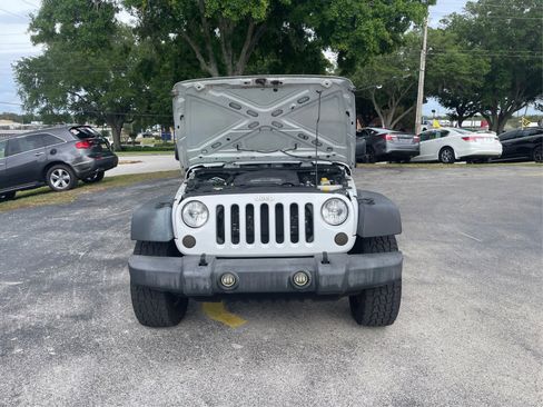 Used 2015 Jeep Wrangler Unlimited Sport image 11