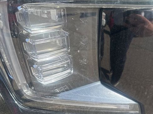Used 2021 GMC Yukon XL SLE w/ Gmc Pro Safety Plus Package AWD/4WD image 4