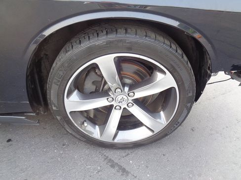 Used 2014 Dodge Challenger SXT image 10