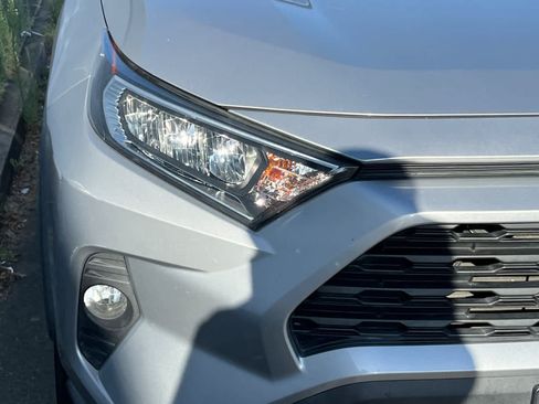 Certified 2019 Toyota RAV4 XLE w/ Carpet Mat Package FWD image 14