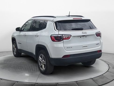Used 2024 Jeep Compass Latitude AWD/4WD image 3