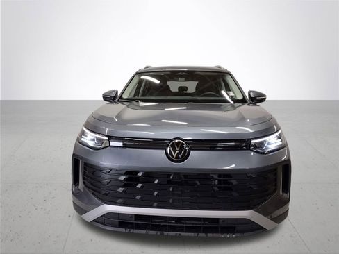 New 2026 Volkswagen Tiguan SE image 3