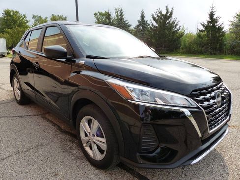 Used 2024 Nissan Kicks S FWD image 11
