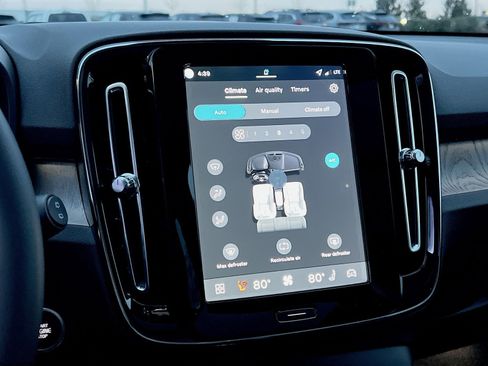 New 2026 Volvo XC40 B5 Plus w/ Protection Package Premier image 21