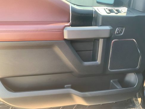 Used 2020 Ford F150 Platinum w/ Equipment Group 701A Luxury AWD/4WD image 13