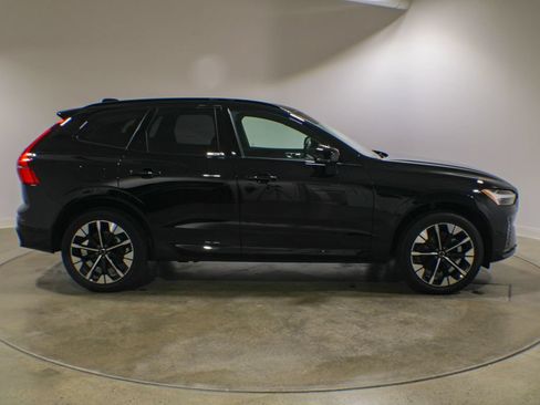 Certified 2026 Volvo XC60 B5 Plus AWD/4WD image 6